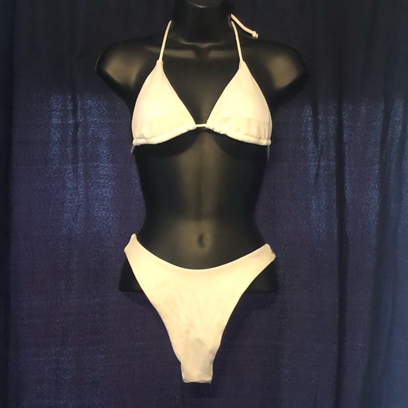 White Bikini - Picture 3 of 6